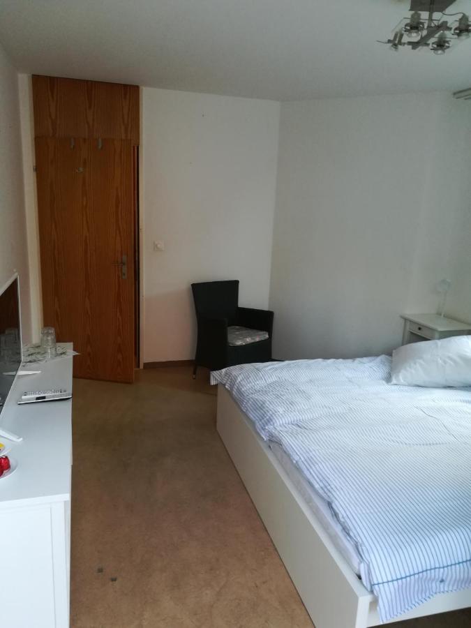 Bed & Breakfast Chur Bagian luar foto